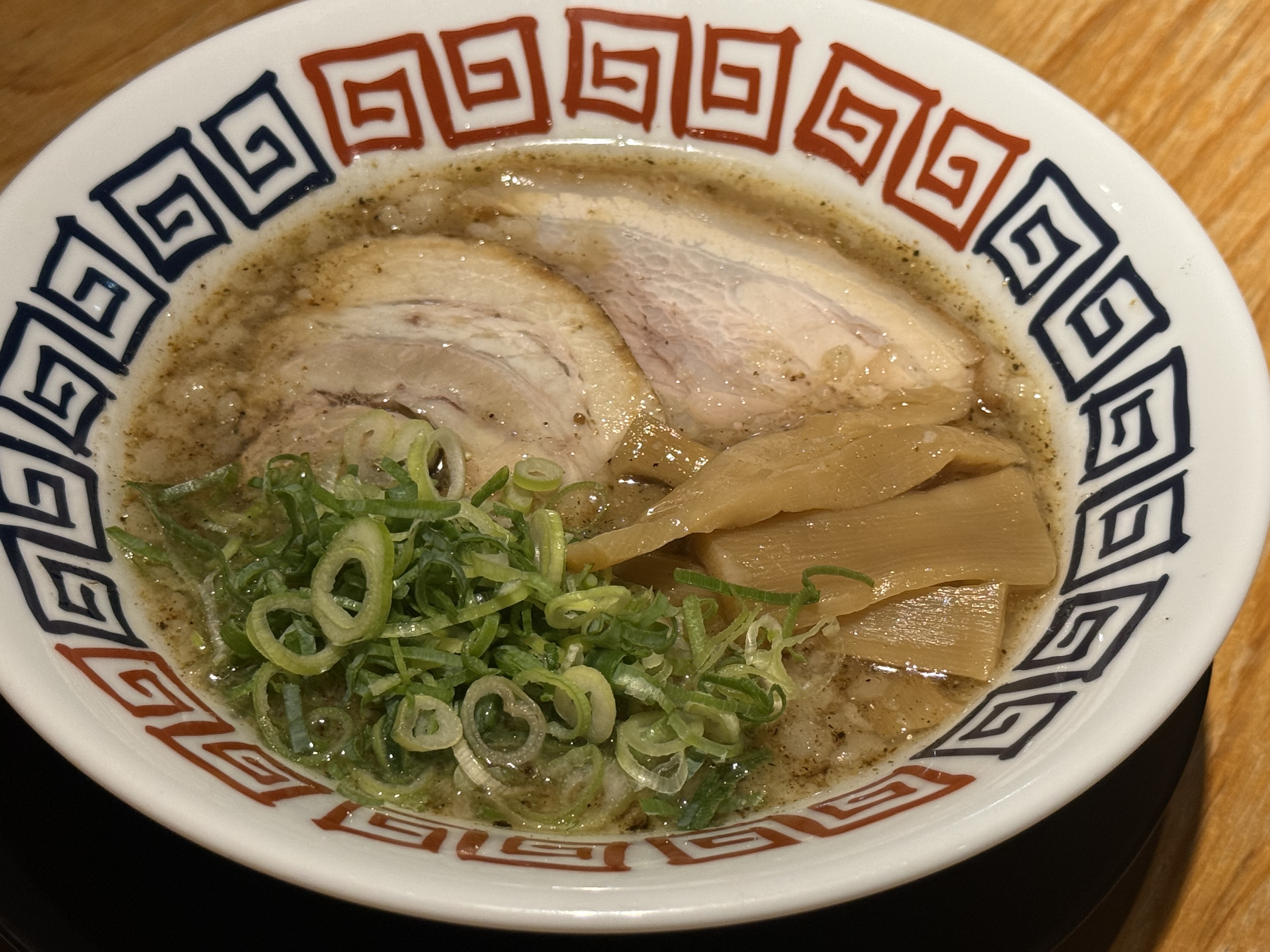 深夜麺食堂中るのメイン写真
